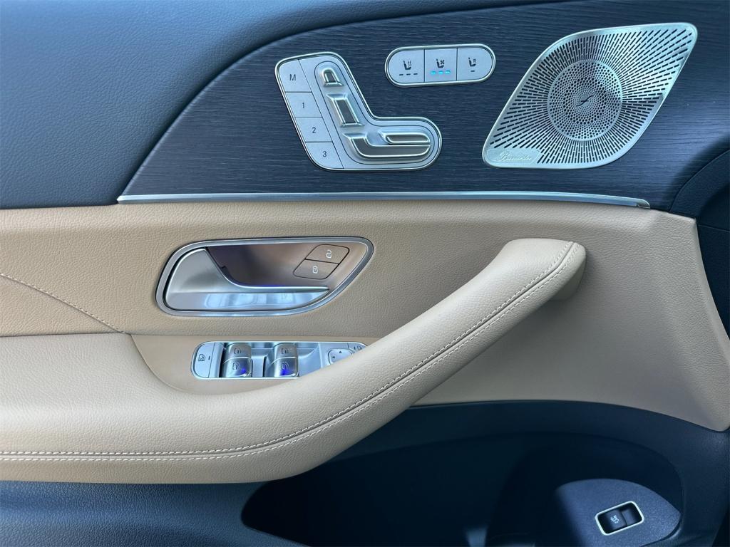new 2026 Mercedes-Benz GLS 450 car, priced at $102,740