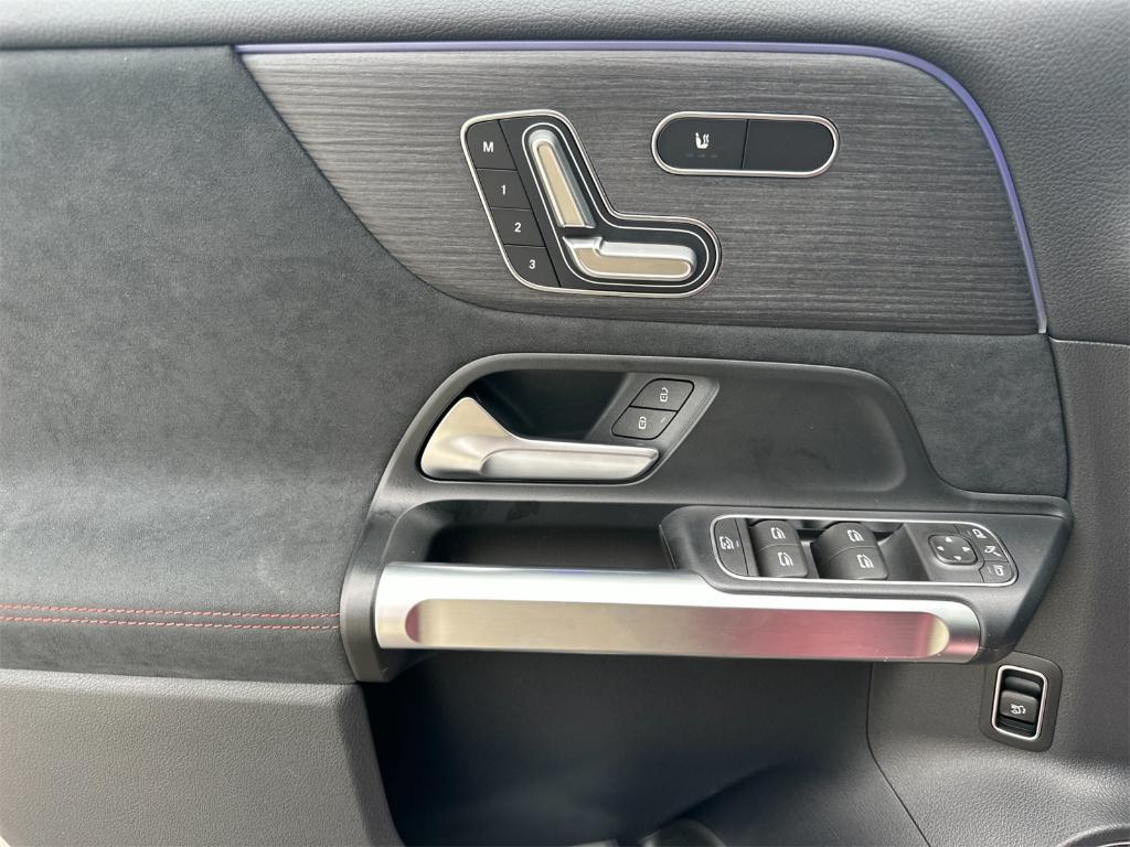 new 2024 Mercedes-Benz EQB 300 car, priced at $69,640