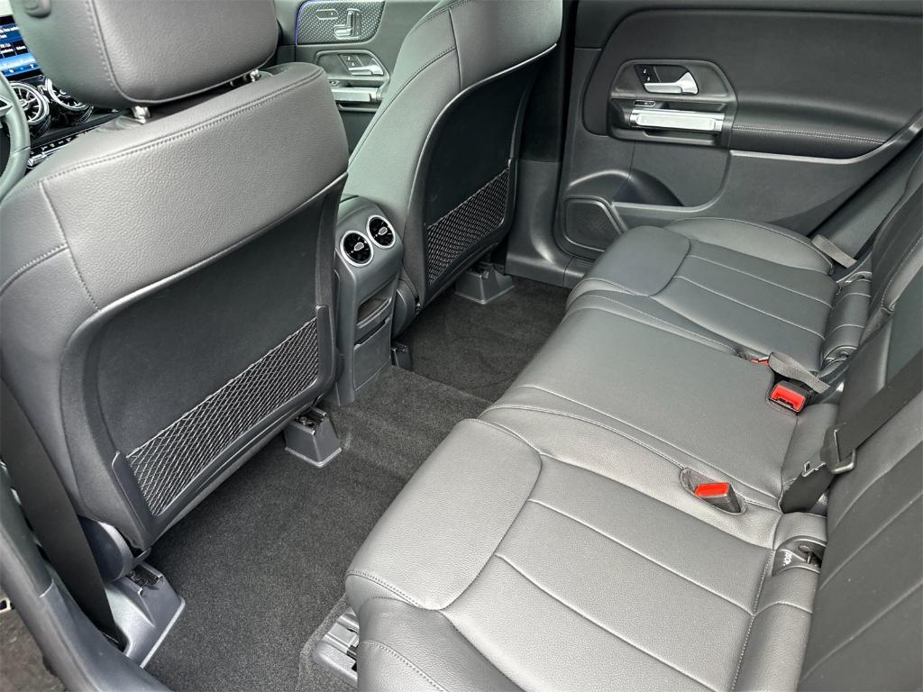 new 2025 Mercedes-Benz GLB 250 car, priced at $65,355