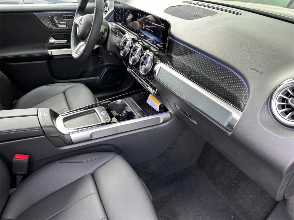 new 2025 Mercedes-Benz GLB 250 car, priced at $65,355