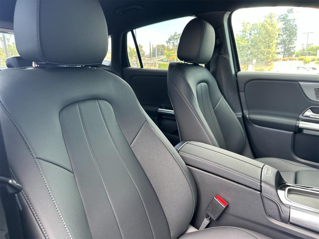 new 2025 Mercedes-Benz GLA 250 car, priced at $45,845