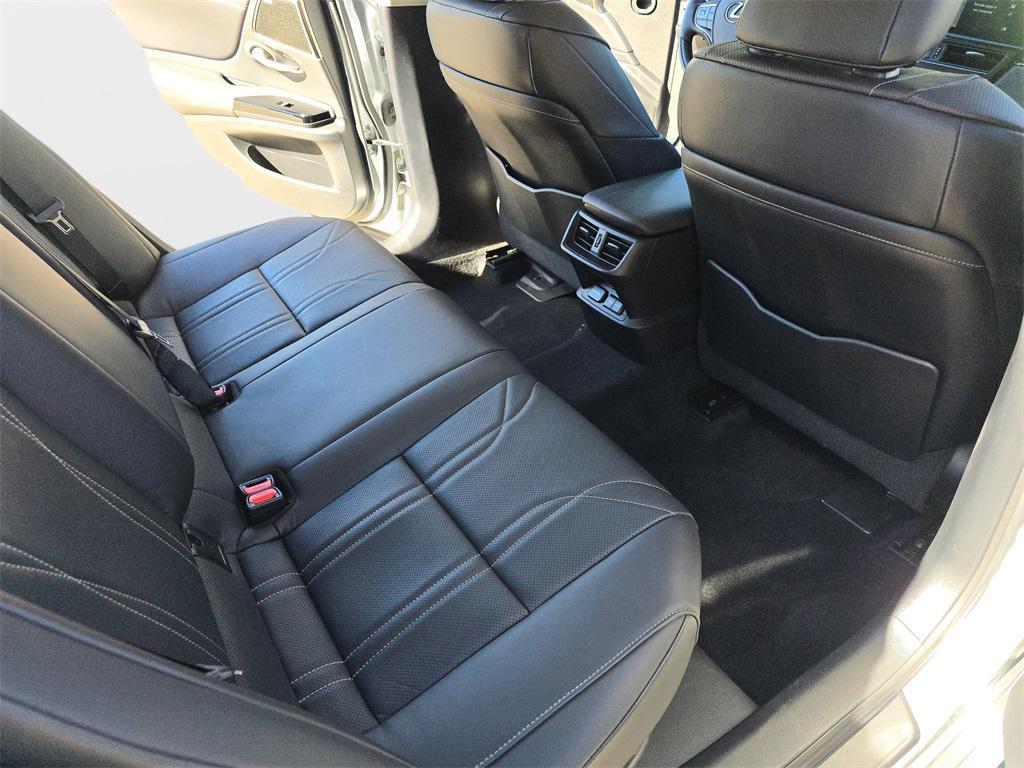 used 2022 Lexus ES 300h car, priced at $38,500