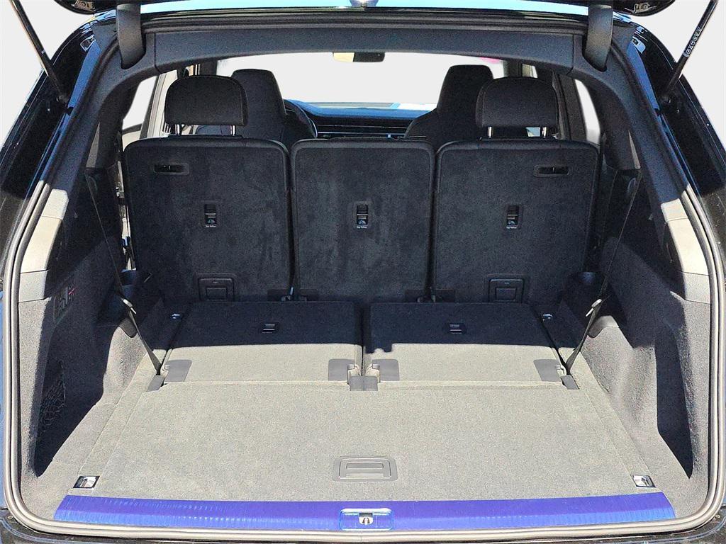 new 2026 Audi SQ7 car, priced at $102,600