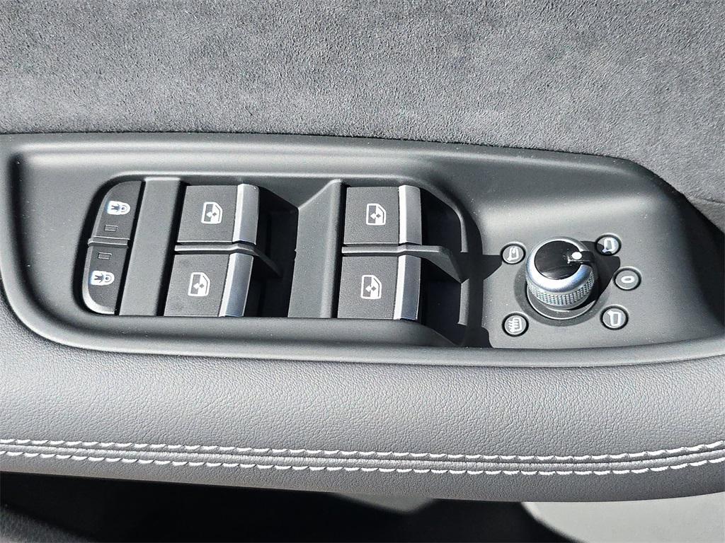 new 2026 Audi SQ7 car, priced at $102,600