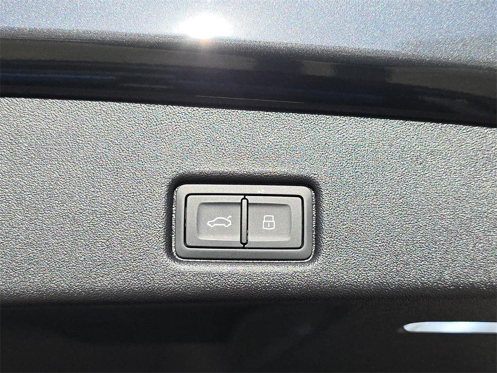 new 2025 Audi SQ5 car, priced at $71,290