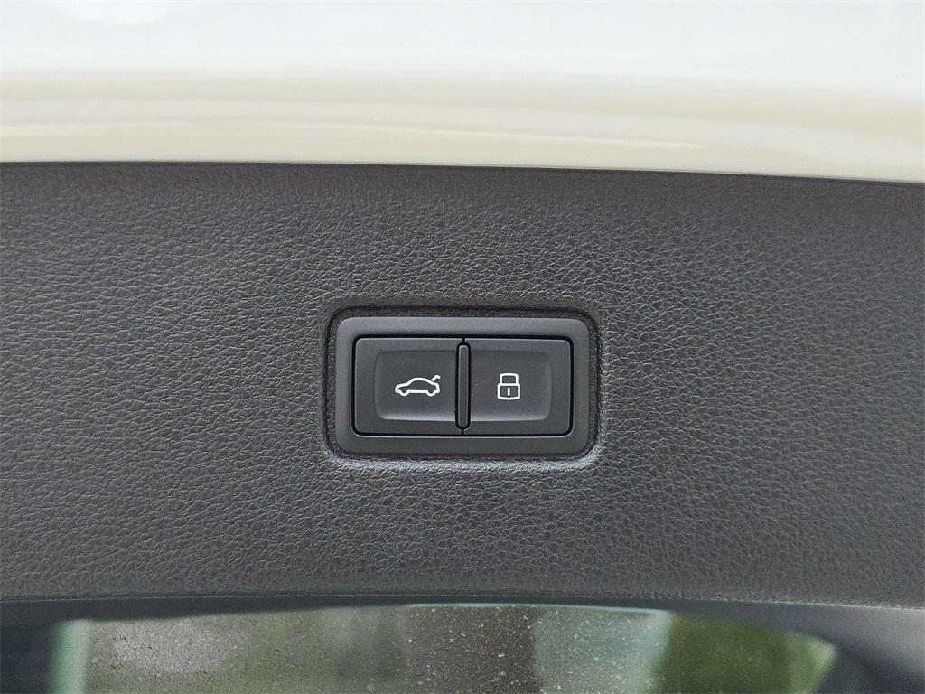 used 2026 Audi Q7 car, priced at $72,570