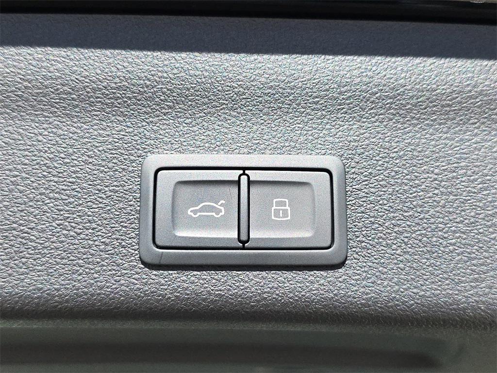 new 2026 Audi RS 6 Avant car, priced at $158,490