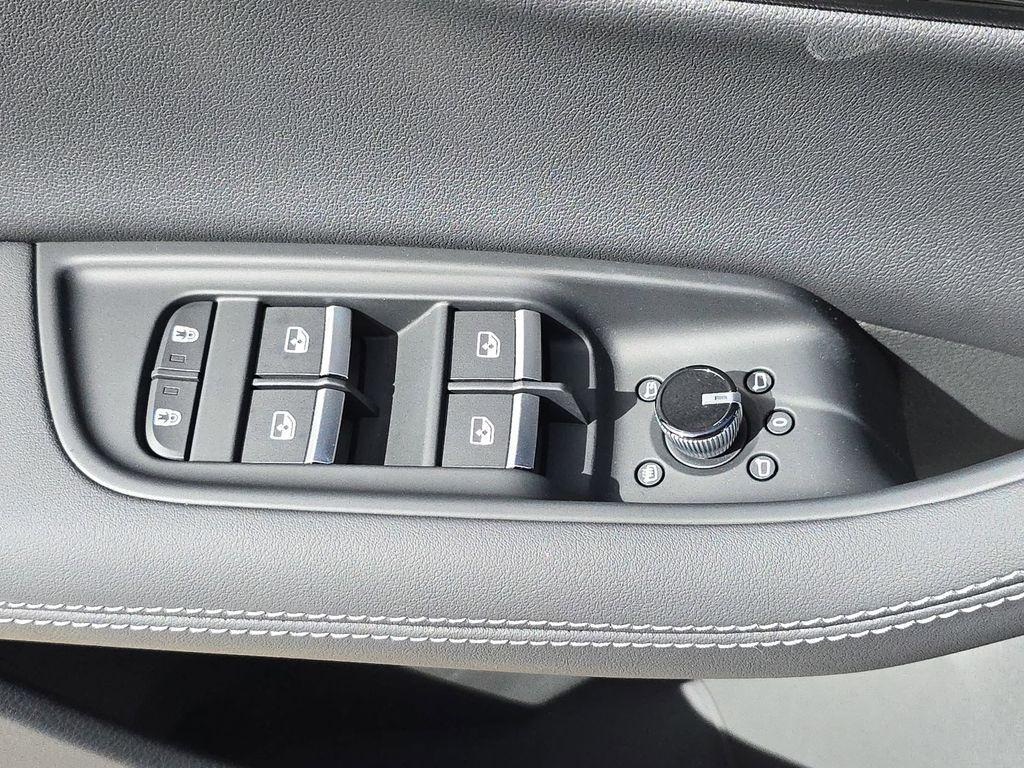 new 2026 Audi Q7 car, priced at $72,420