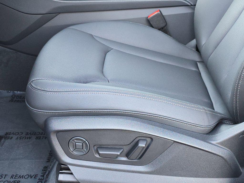 new 2026 Audi Q7 car, priced at $78,595