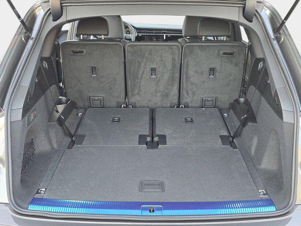 new 2026 Audi Q7 car, priced at $78,595