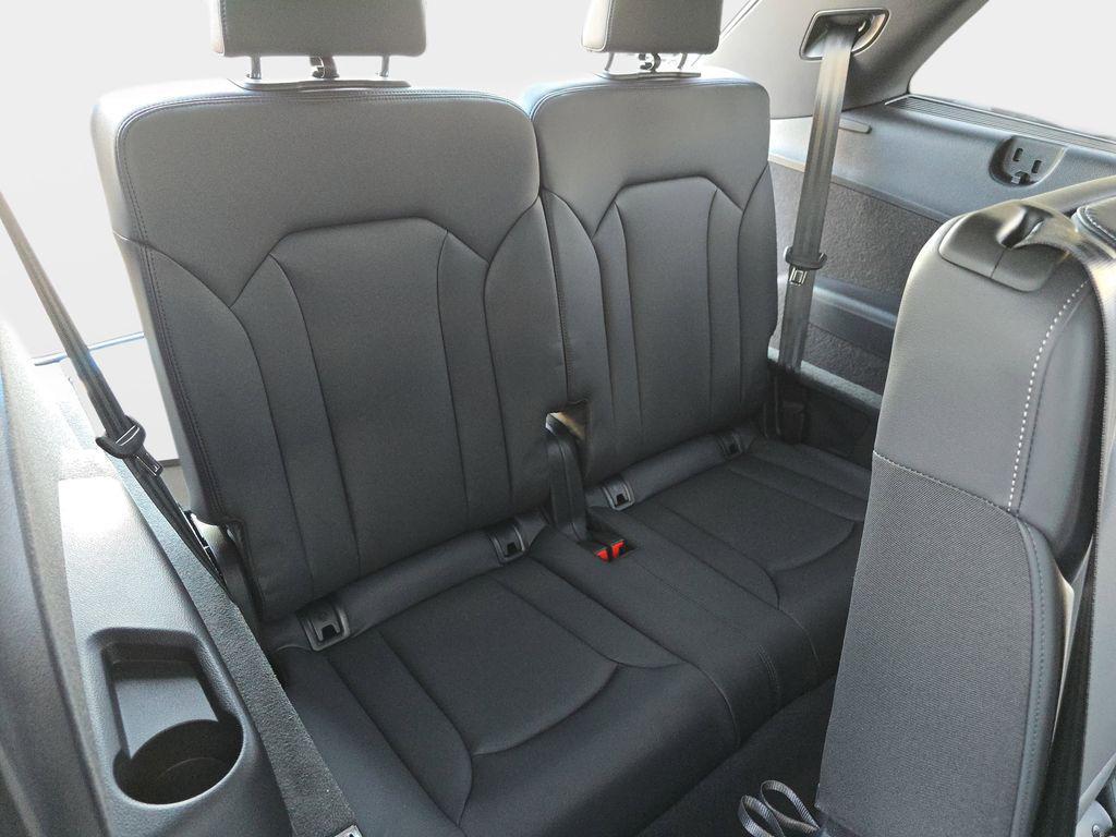 new 2026 Audi Q7 car, priced at $78,595