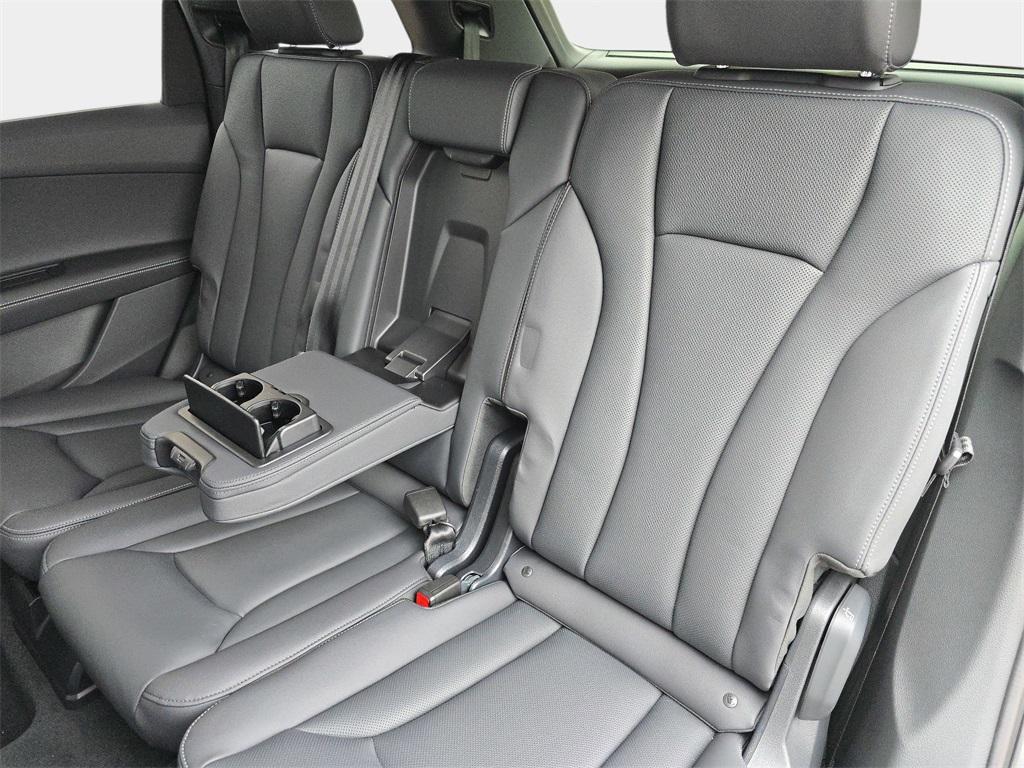 new 2026 Audi Q7 car, priced at $78,595
