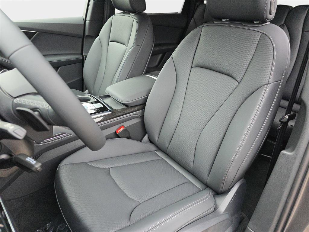 new 2026 Audi Q7 car, priced at $78,595