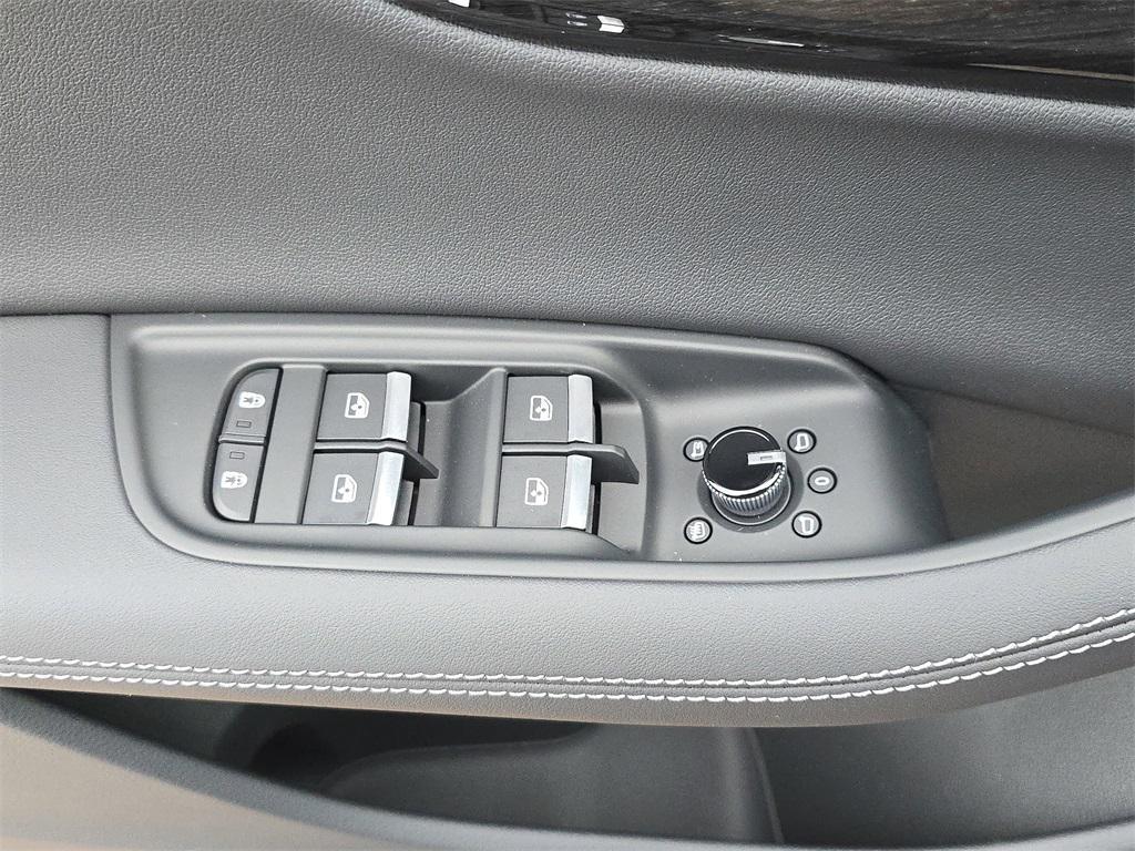 new 2026 Audi Q7 car, priced at $78,595