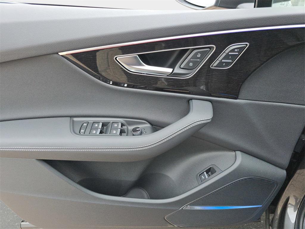 new 2026 Audi Q7 car, priced at $78,595