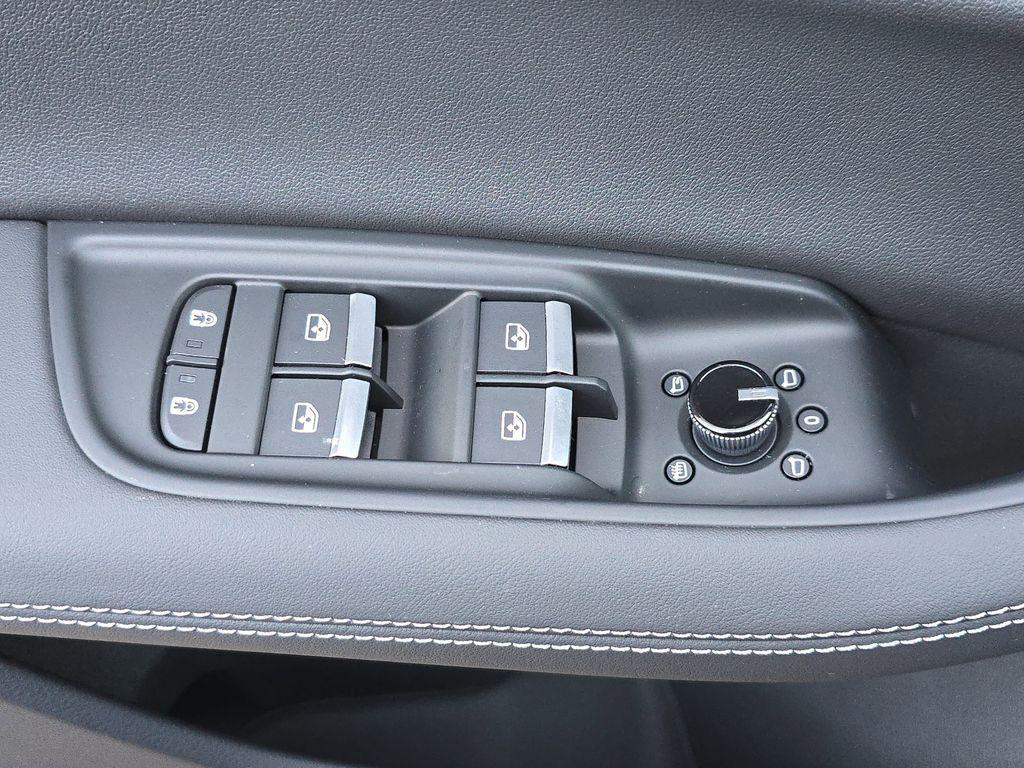 new 2026 Audi Q7 car, priced at $78,595