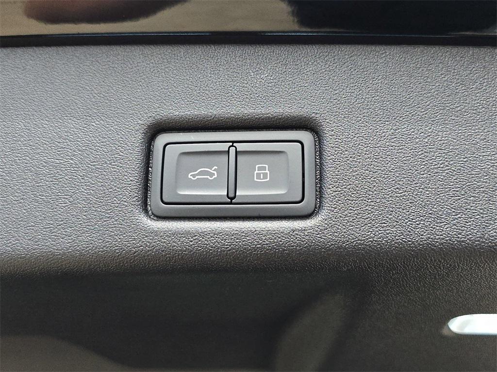 new 2025 Audi Q5 car, priced at $59,825