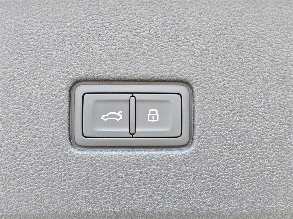 new 2025 Audi Q8 car, priced at $83,185