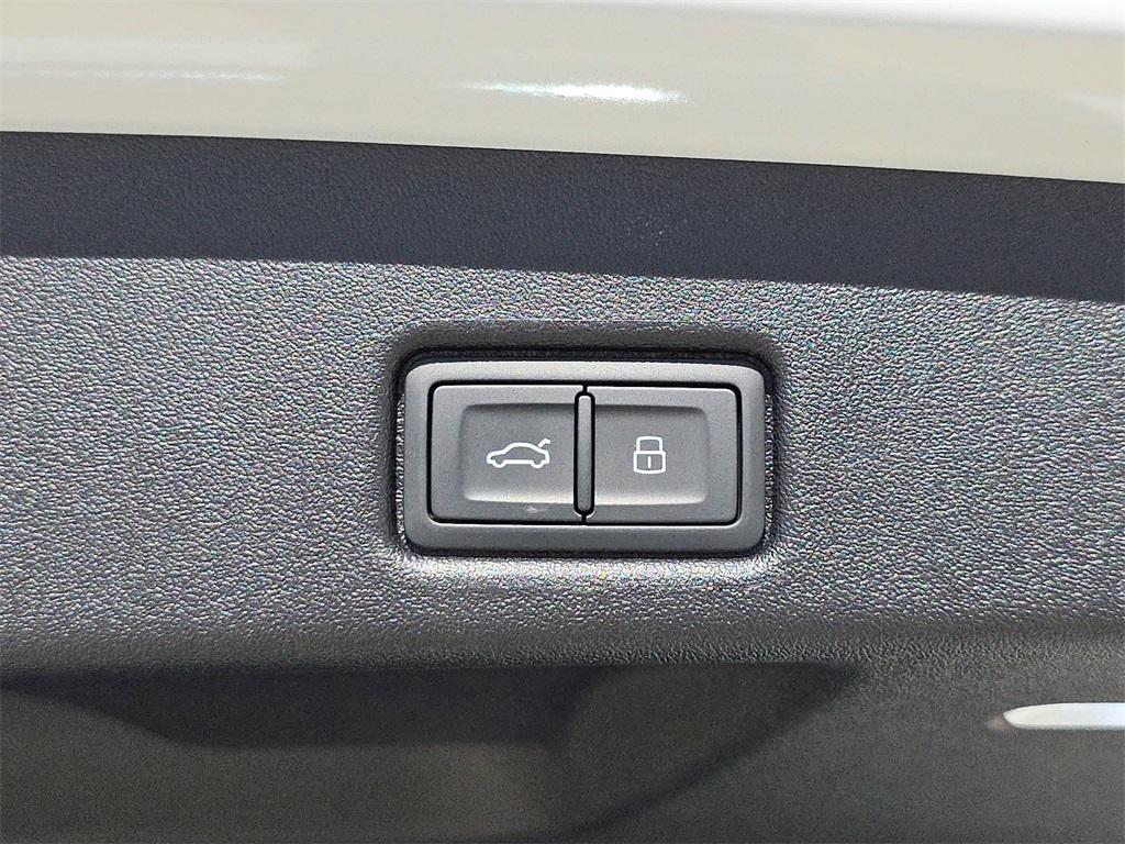 new 2025 Audi Q5 car, priced at $62,740