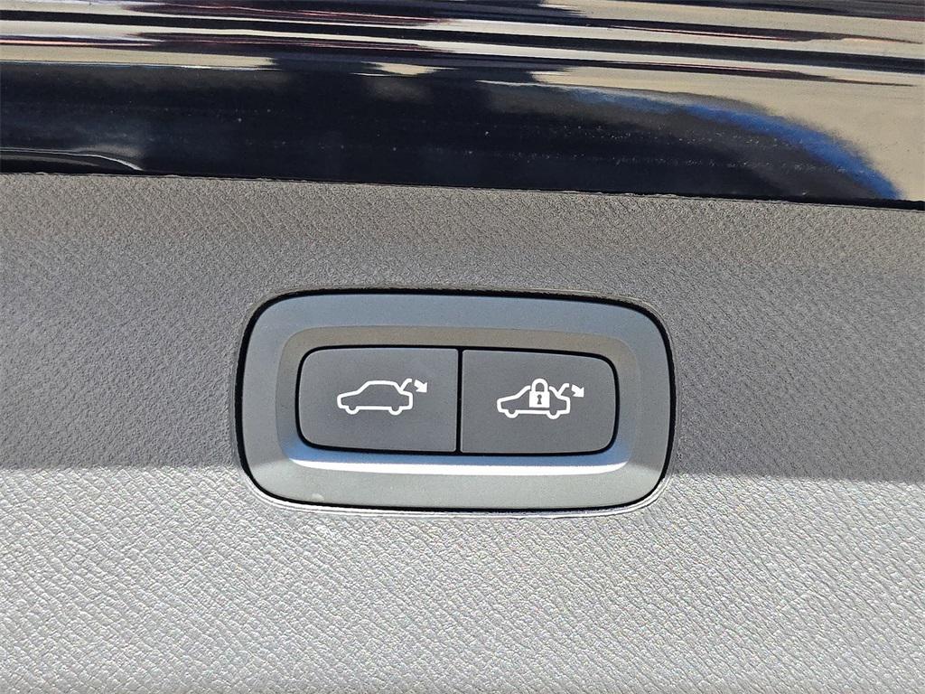 used 2024 Volvo XC90 car, priced at $38,999