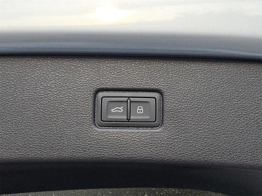 new 2026 Audi Q7 car, priced at $87,195