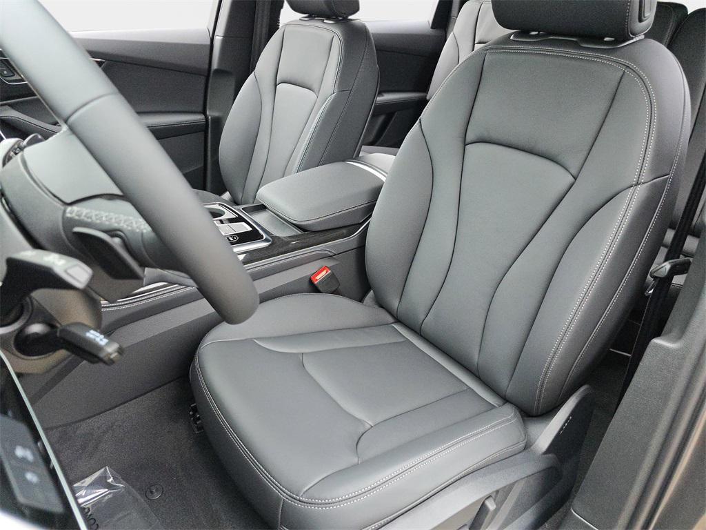 new 2026 Audi Q7 car, priced at $71,070