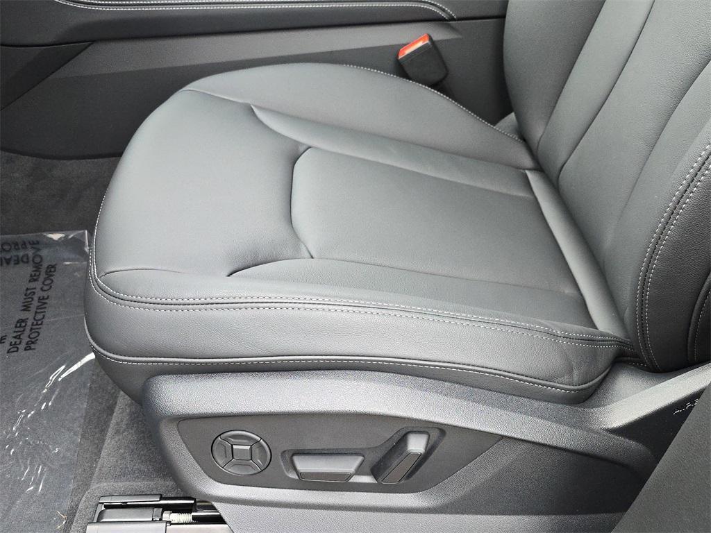new 2026 Audi Q7 car, priced at $71,070