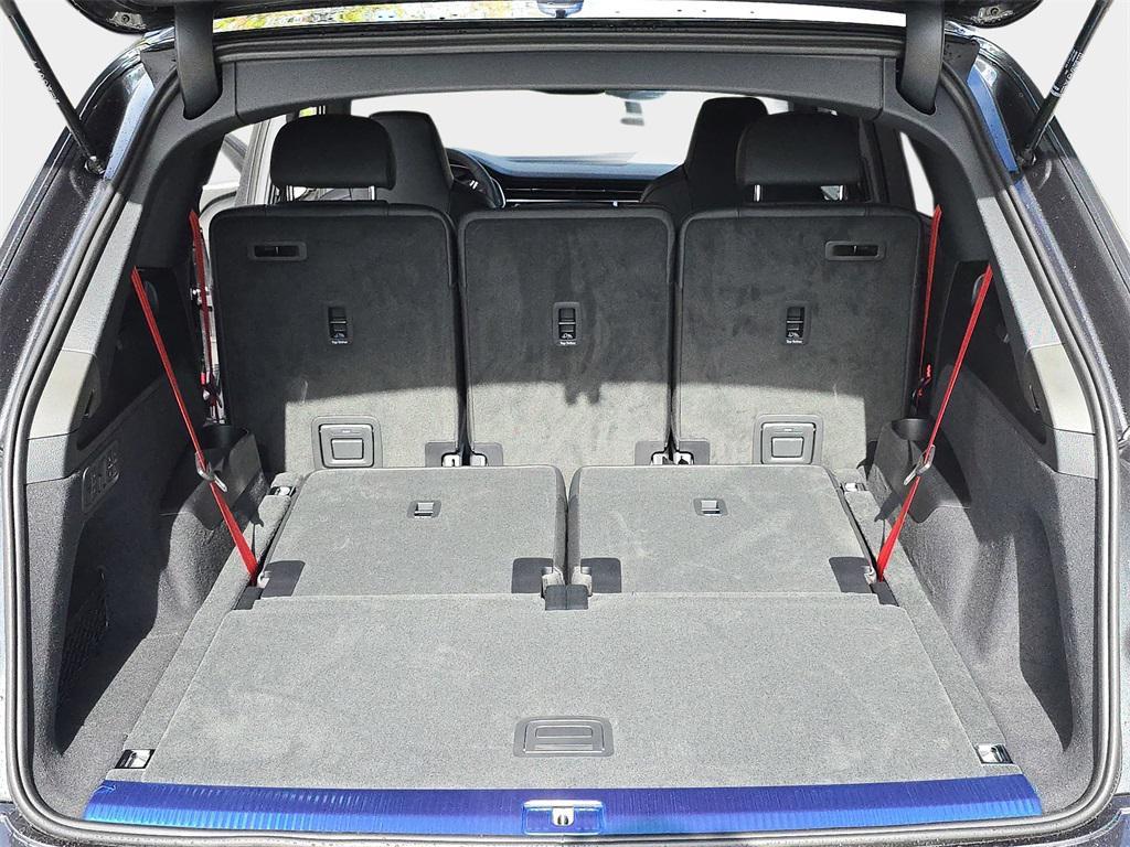 new 2026 Audi Q7 car, priced at $86,035