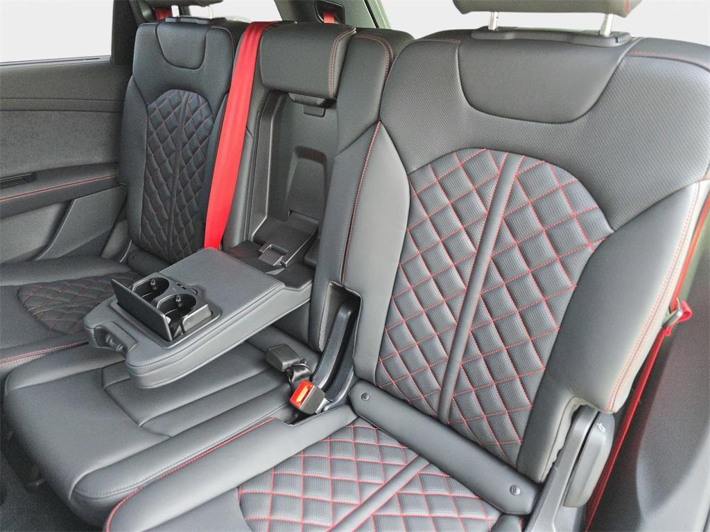 new 2026 Audi Q7 car, priced at $86,035