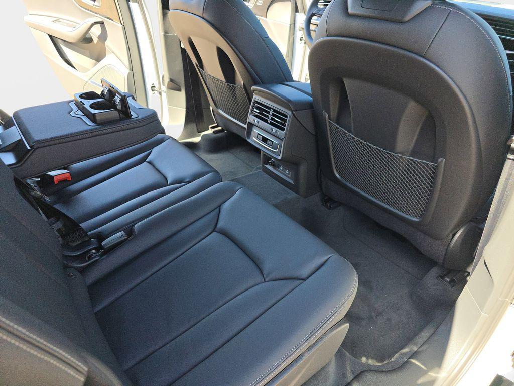 new 2026 Audi Q7 car, priced at $77,905