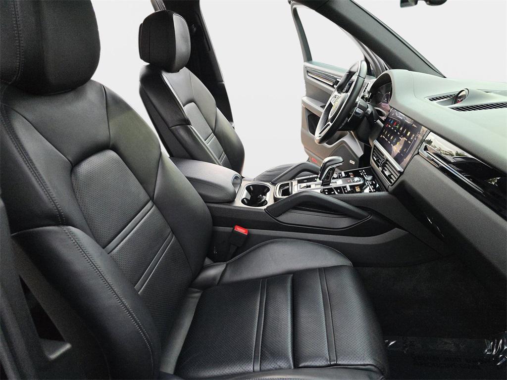 used 2022 Porsche Cayenne car, priced at $43,899