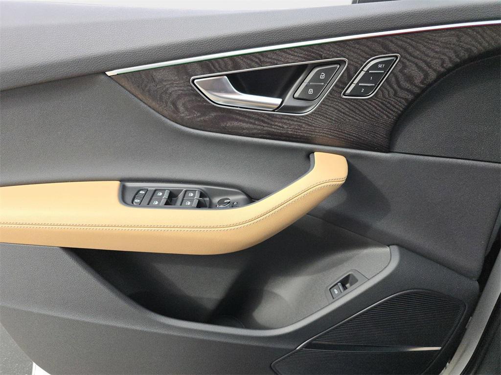 new 2026 Audi Q7 car, priced at $70,875