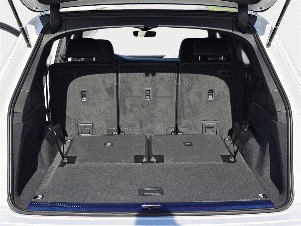 new 2026 Audi Q7 car, priced at $76,255