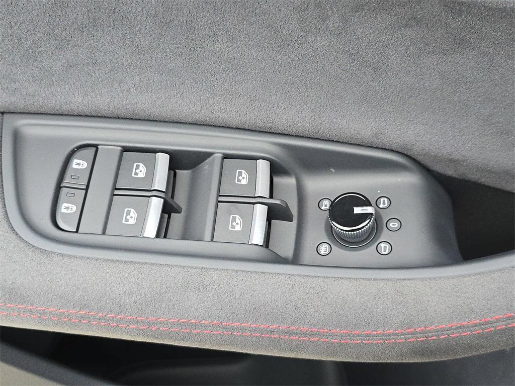 new 2025 Audi RS Q8 car, priced at $155,290