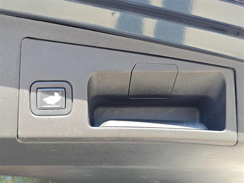 used 2019 Cadillac XT5 car, priced at $17,900