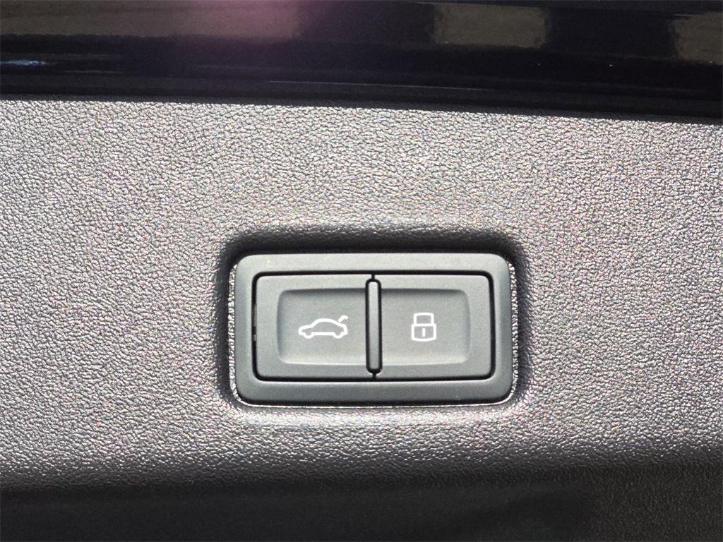 new 2025 Audi Q5 car, priced at $55,850