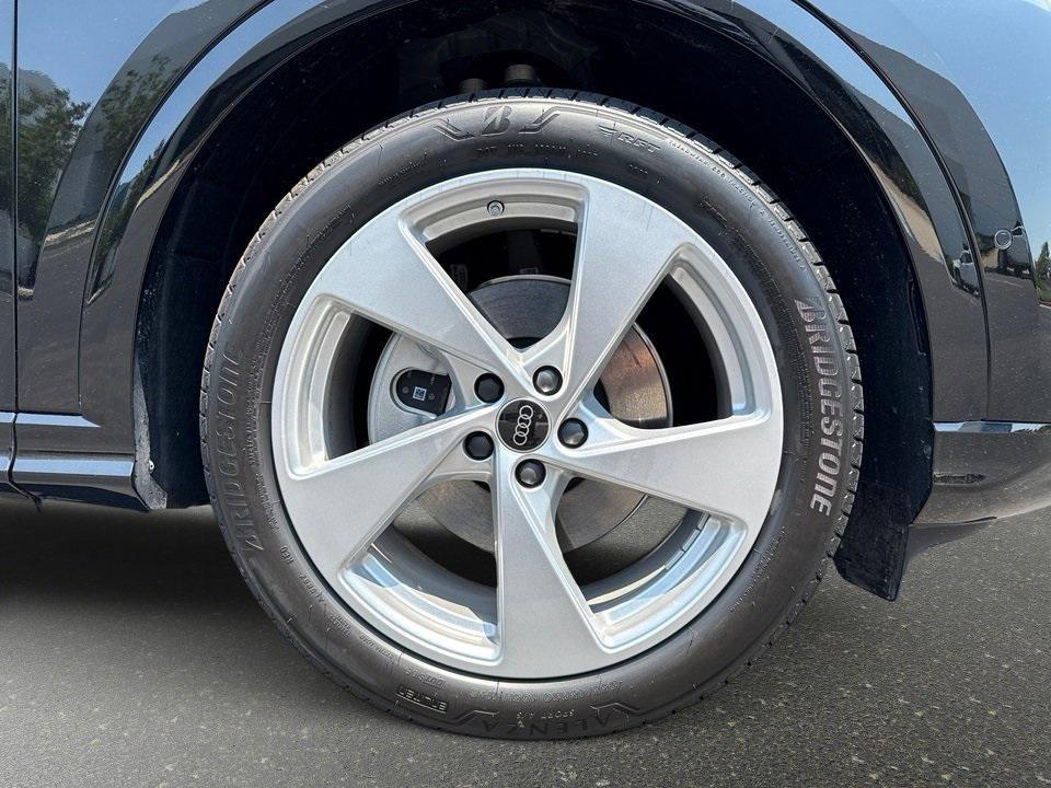 new 2025 Audi Q5 car, priced at $64,700