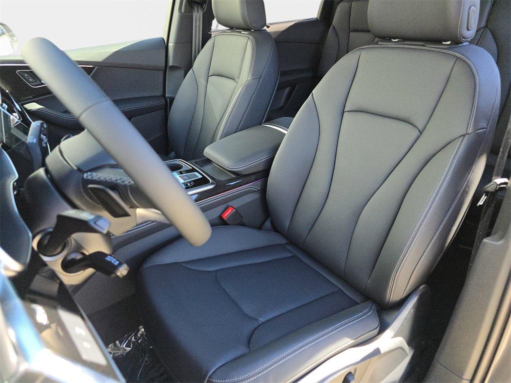new 2026 Audi Q7 car, priced at $71,070