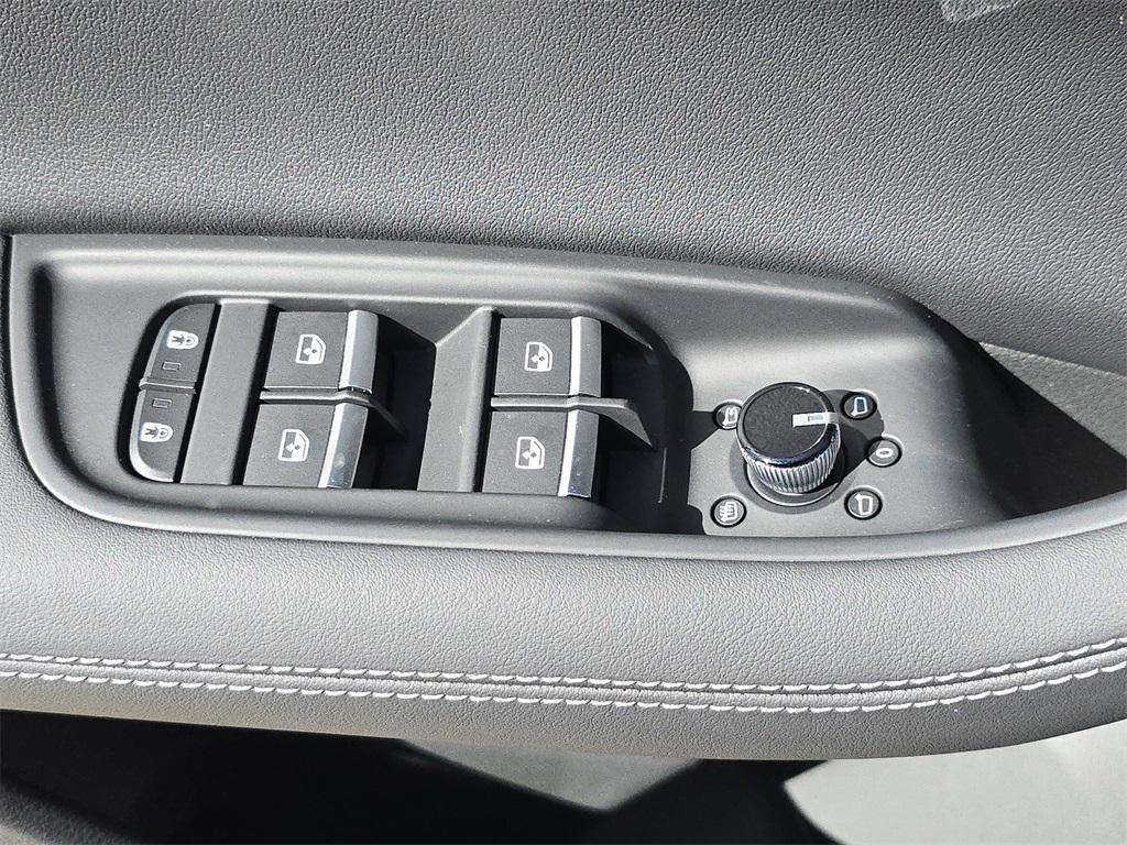 new 2026 Audi Q7 car, priced at $71,070