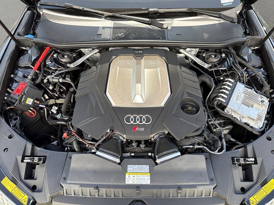 new 2025 Audi RS 6 Avant car, priced at $140,990