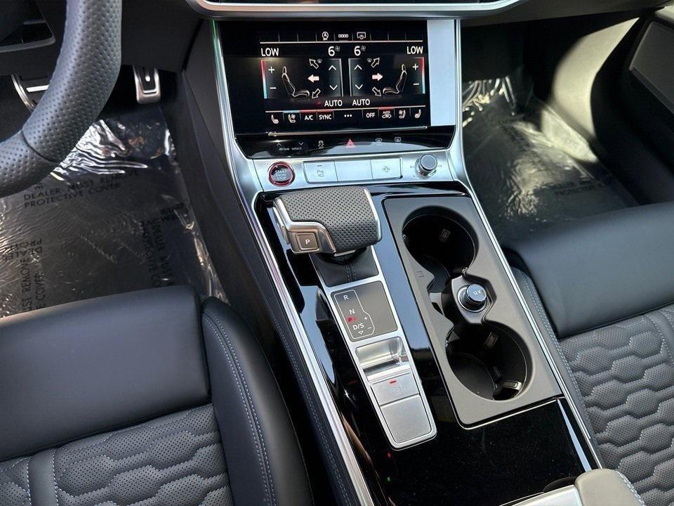 new 2025 Audi RS 6 Avant car, priced at $140,990