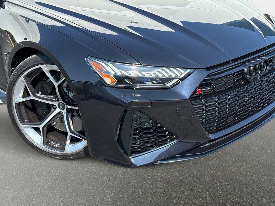 new 2025 Audi RS 6 Avant car, priced at $140,990