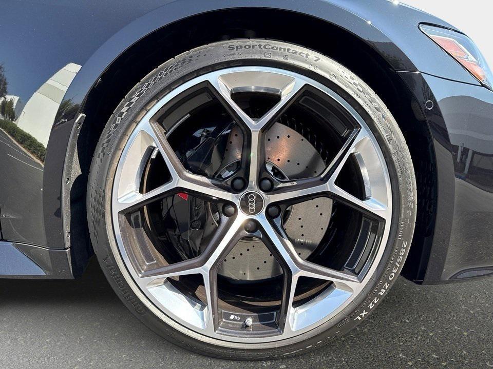 new 2025 Audi RS 6 Avant car, priced at $140,990