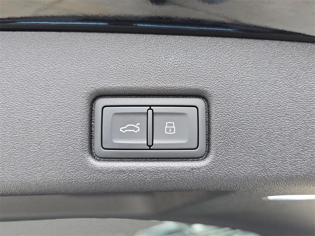 new 2025 Audi Q5 car, priced at $61,240