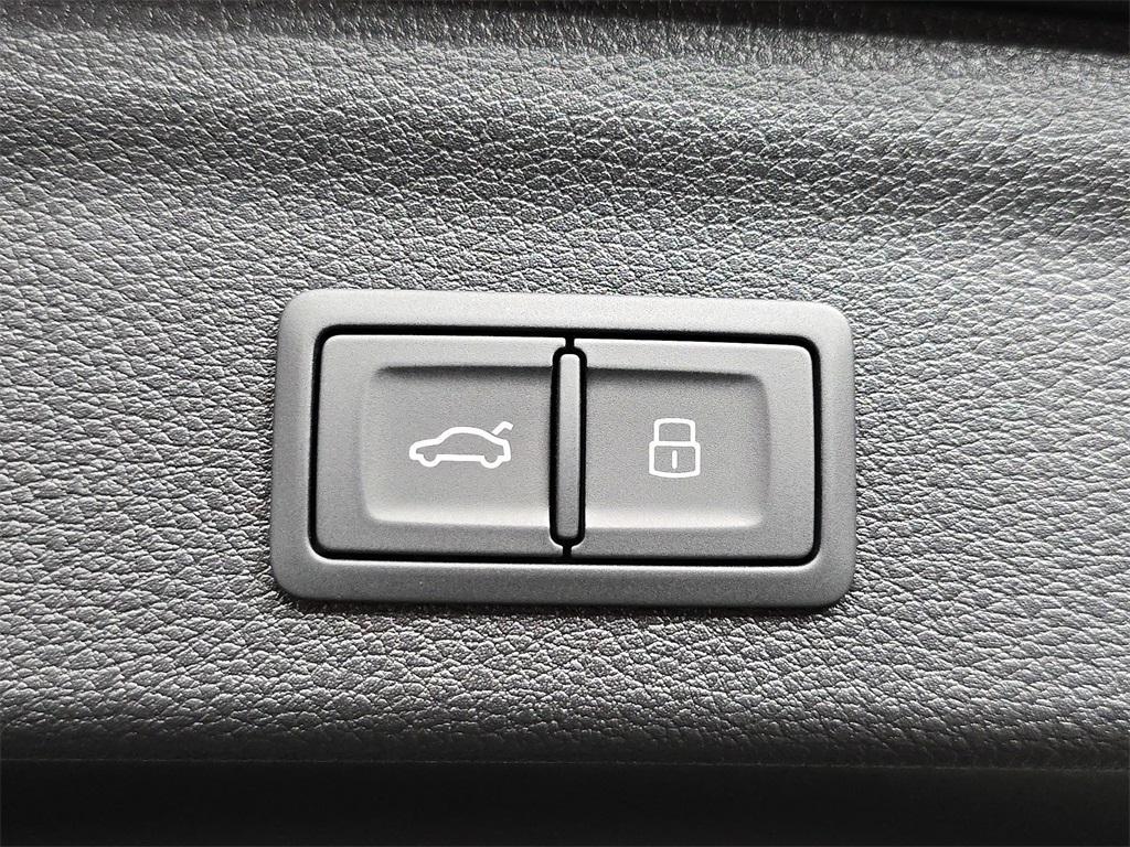 new 2025 Audi Q3 car, priced at $45,975