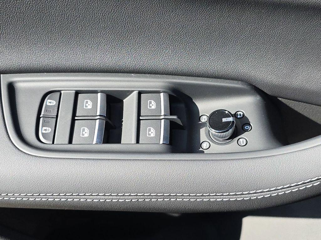 new 2026 Audi Q7 car, priced at $78,190