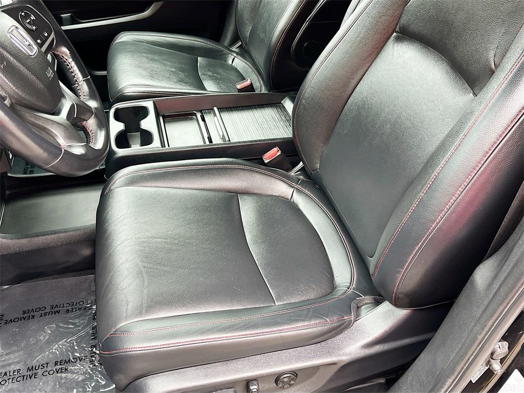 used 2023 Honda Odyssey car, priced at $28,100