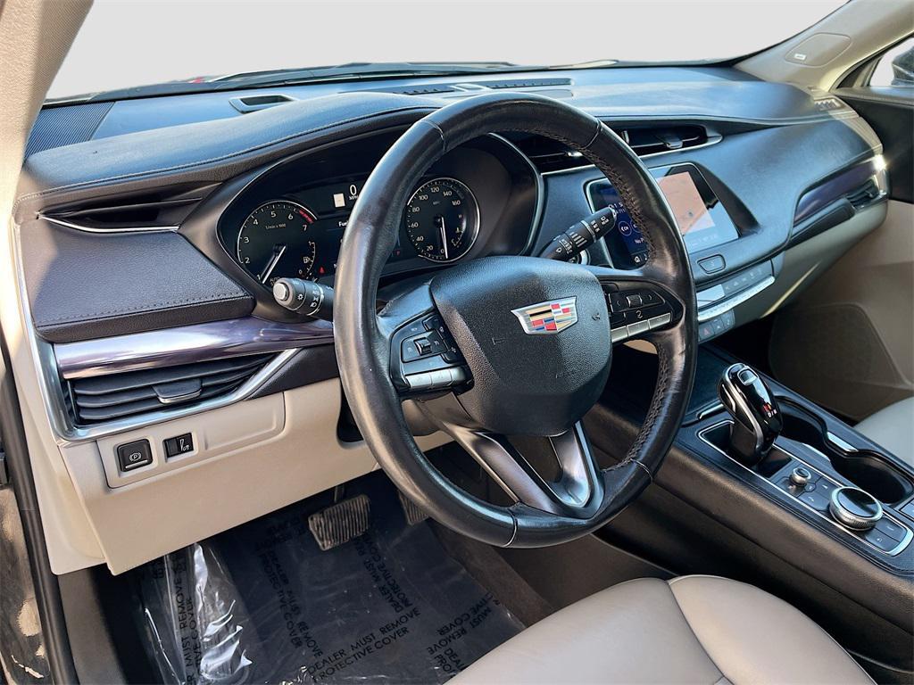 used 2023 Cadillac XT4 car, priced at $20,000