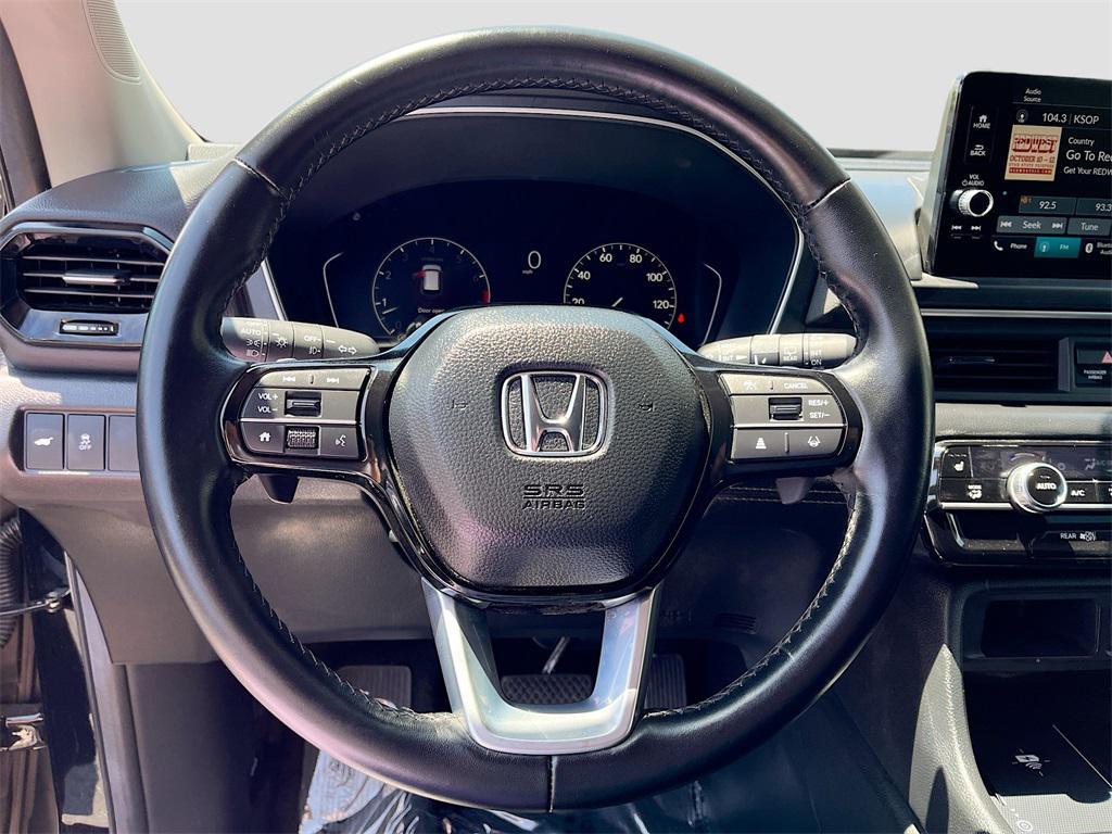 used 2025 Honda Pilot car, priced at $34,600