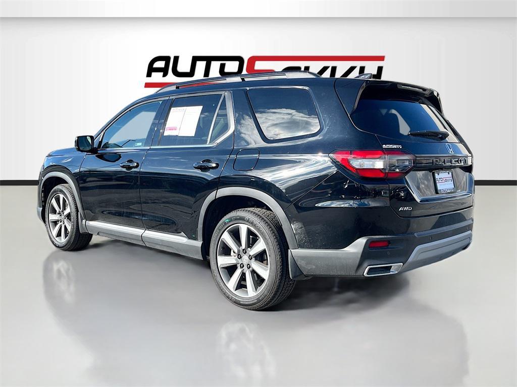 used 2025 Honda Pilot car, priced at $39,100